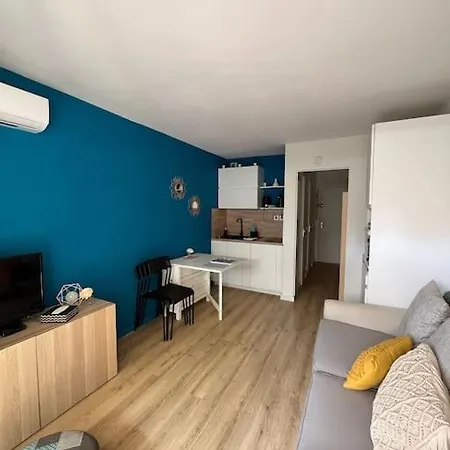 Bord De Boulouris A Raphael Lejlighed