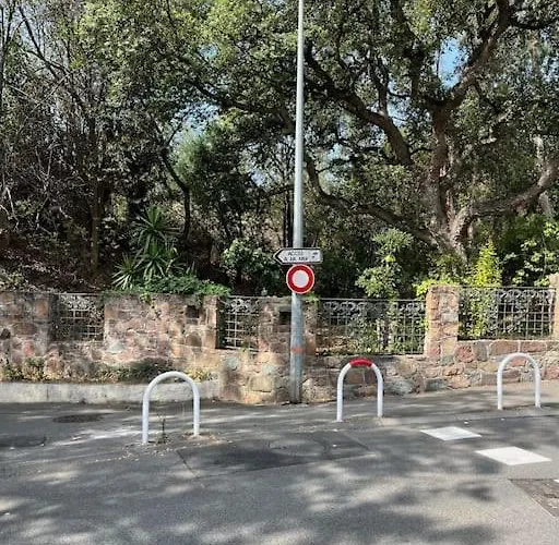 Bord De Boulouris A Raphael *